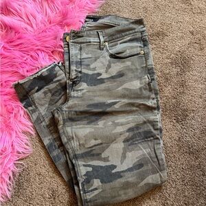 Express Women's Skinny Jeans in Camouflage